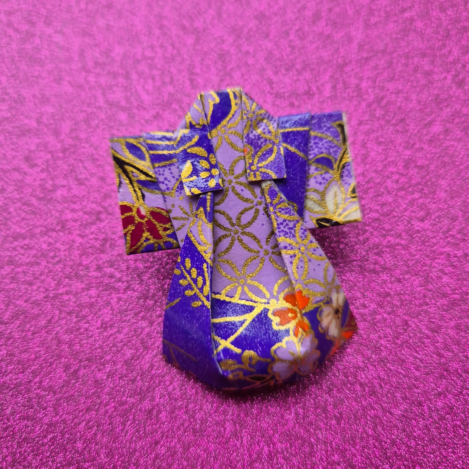 Kimono Brooch (Purple) by Joyas de Papel