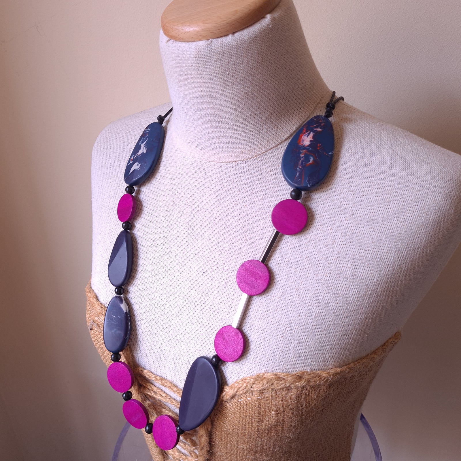 Fuchsia Vella Necklace